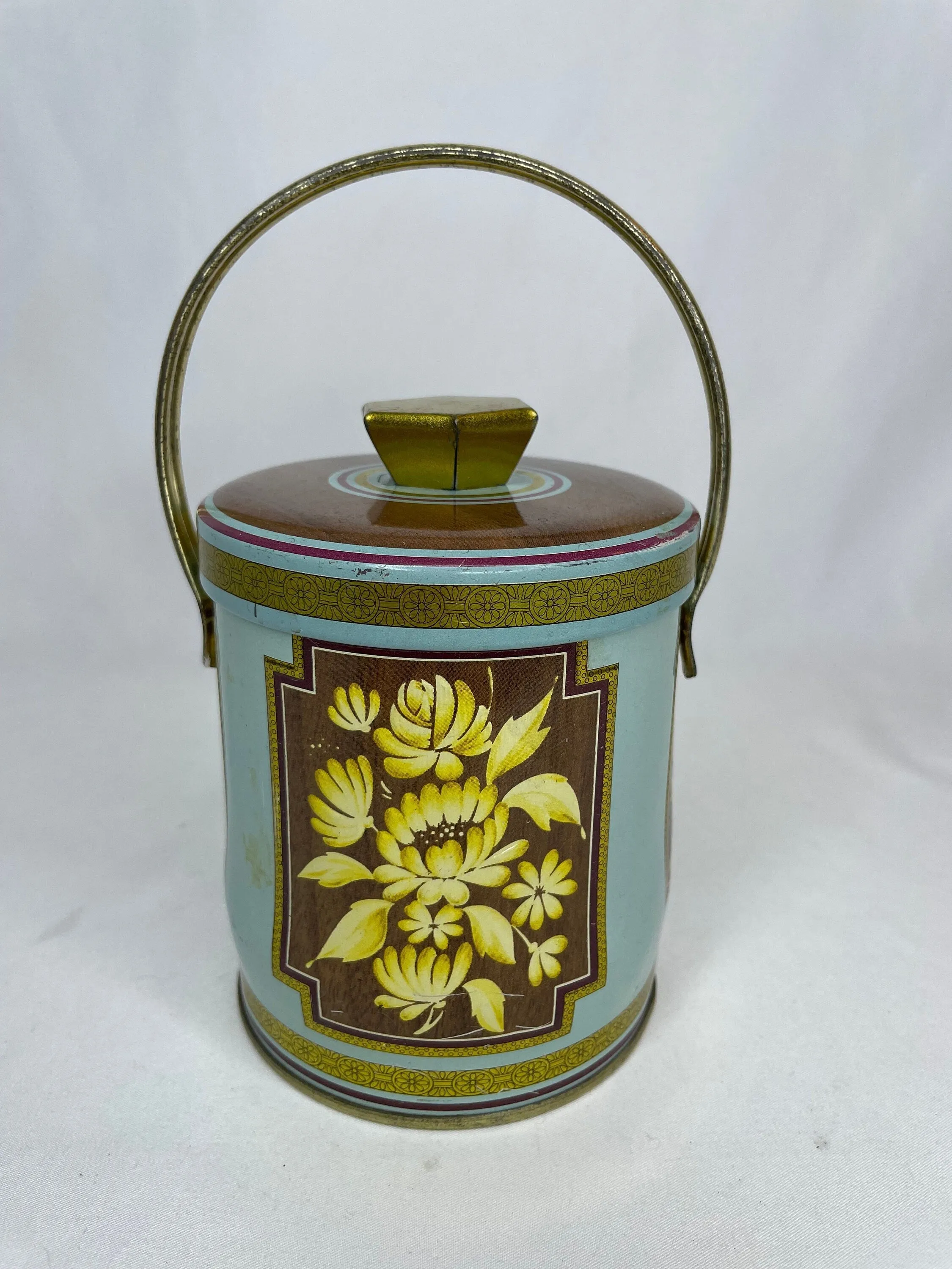 Charming Collectible Murray Allen Confections Tin Made in England