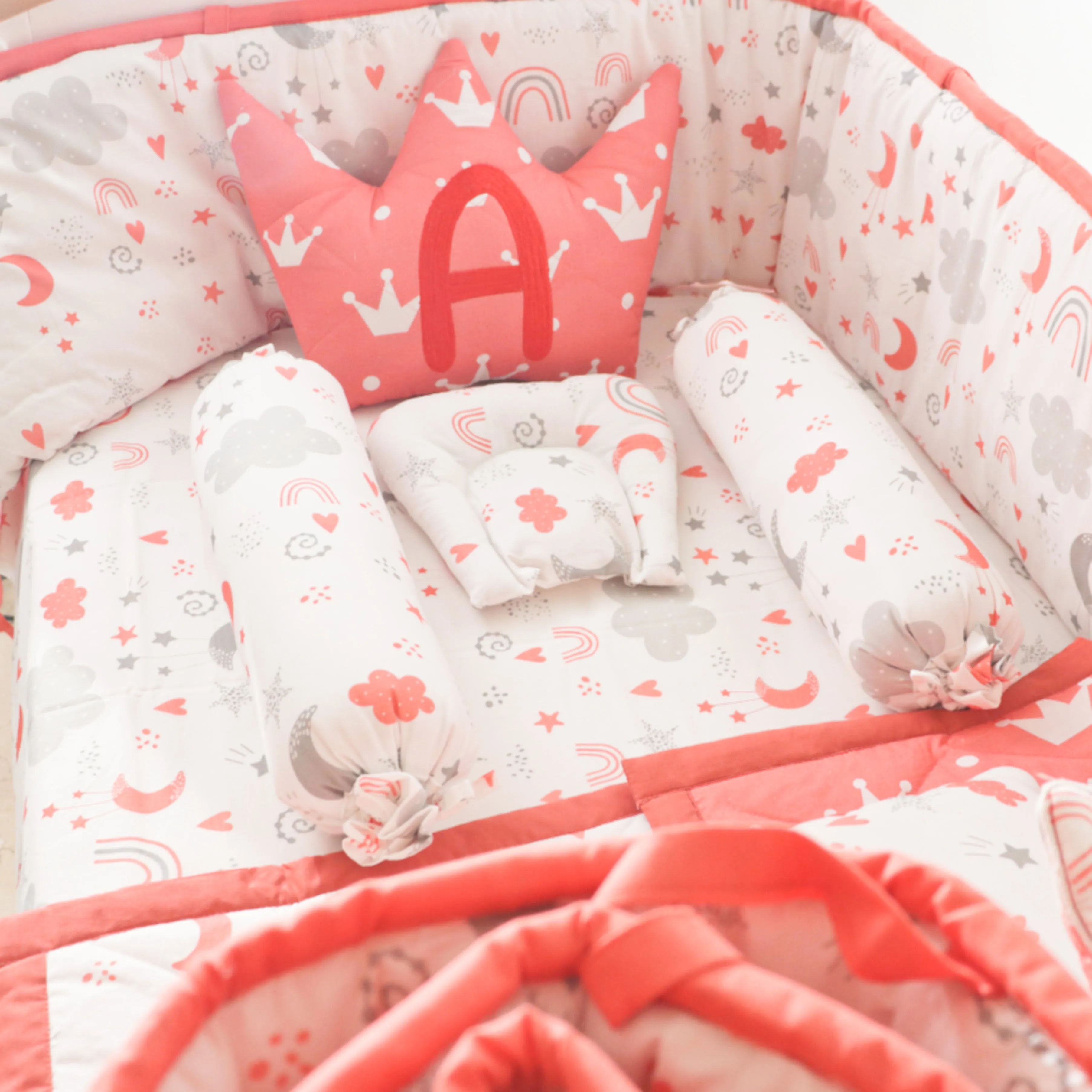Crown- Shape Cushion