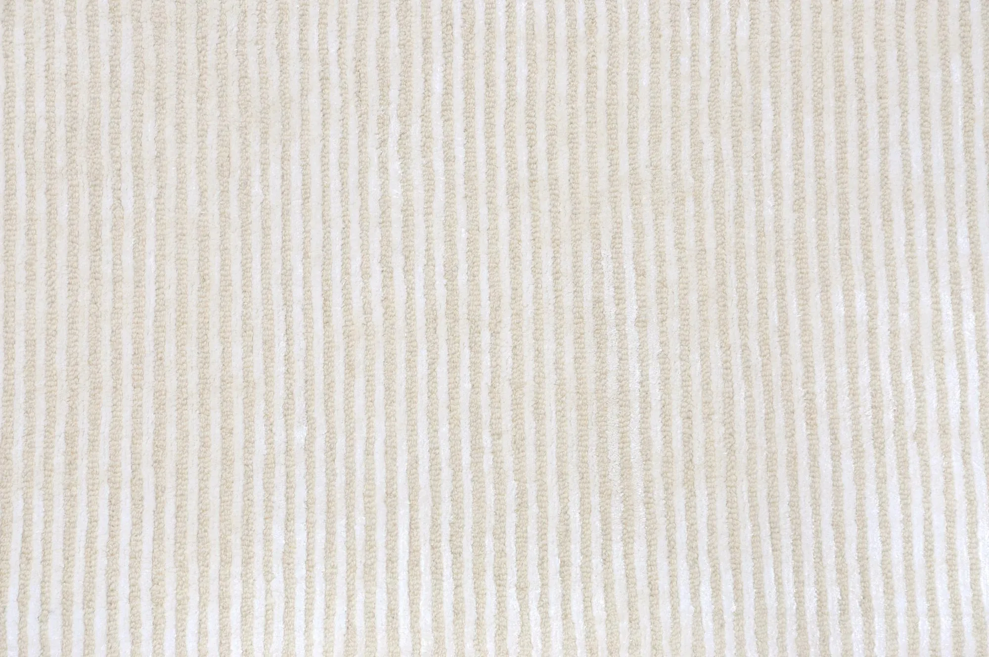 Edgy Collection Hand-Tufted Beige Silk & Wool Runner Rug- 2' 6" X 10' 0"