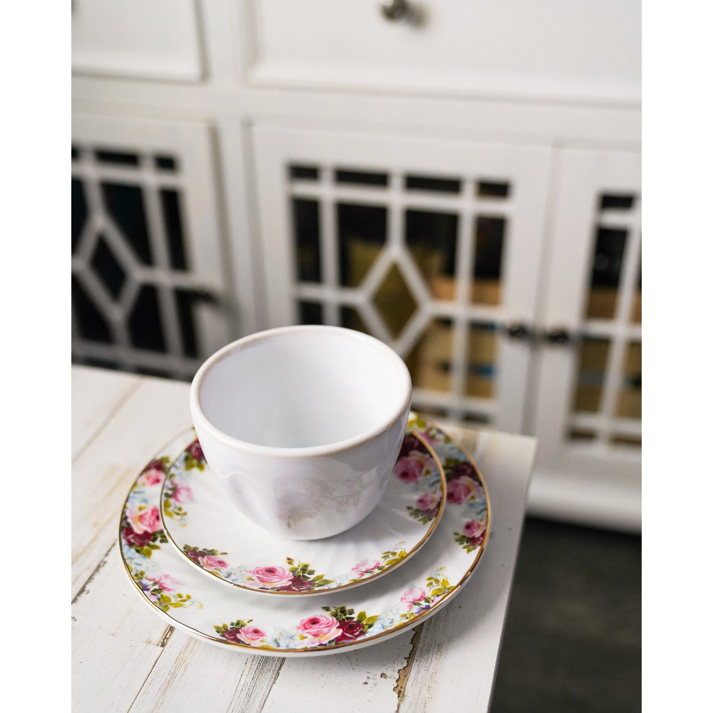 Limited Edition: Vintage Bloom Dessert Plates (6) - Sustainable Beauty for Every Dessert