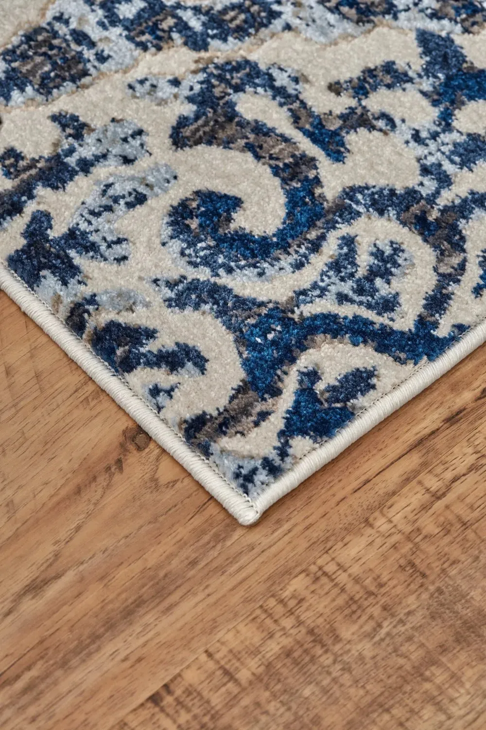 Milton 6533466F Blue/Ivory Rug