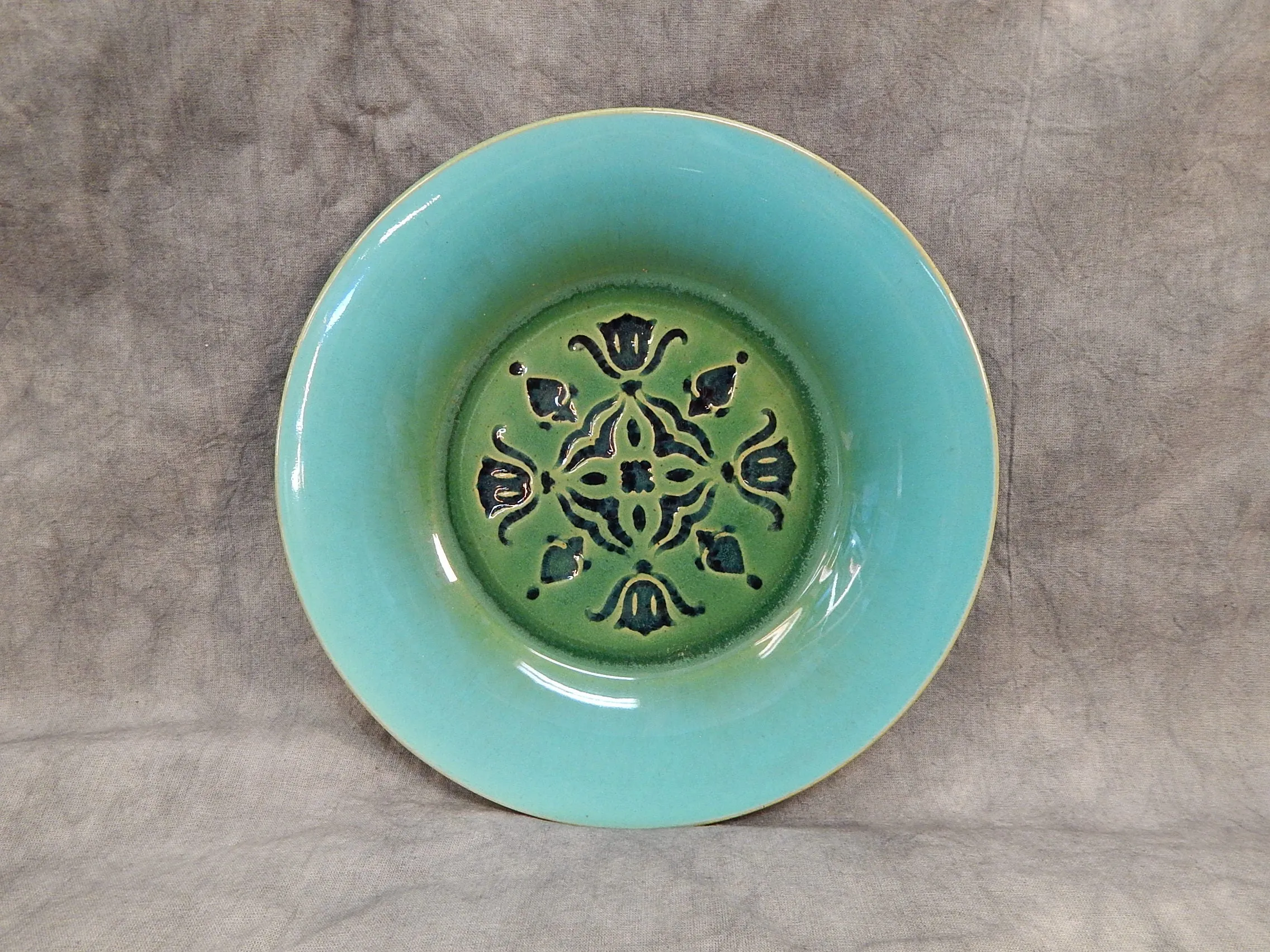 Set of 3 Decorative Romany Spartan Plates - Very Good Condition
