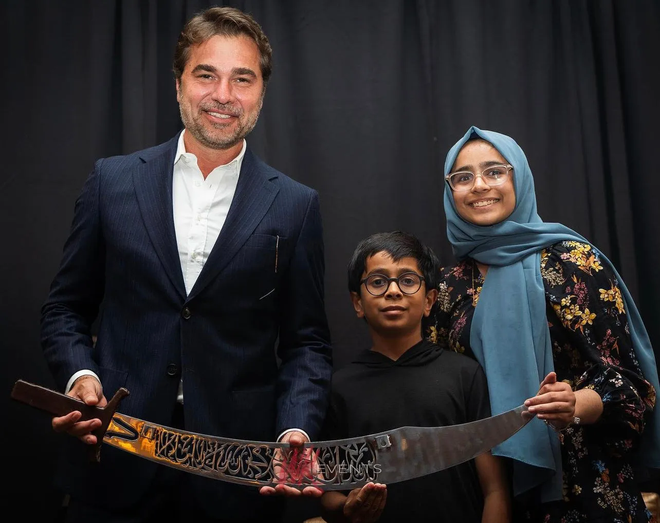 Shahada calligraphy sword wall art
