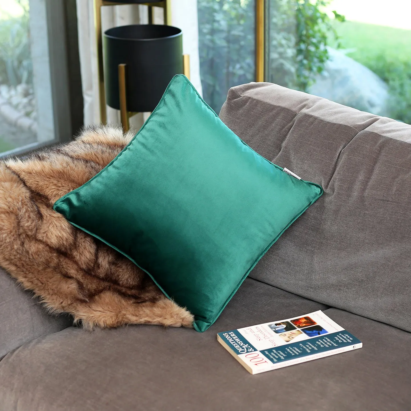 Veloúdo Caress Filled Cushions