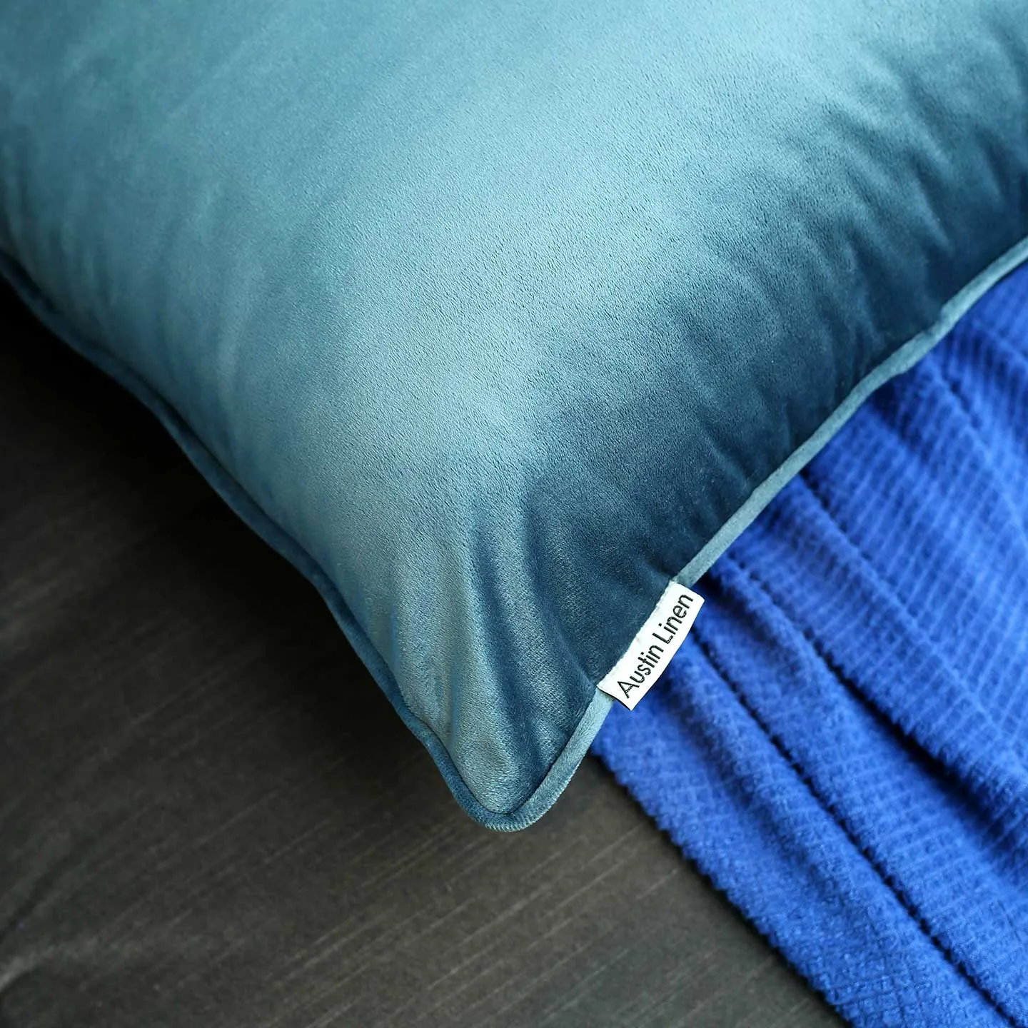 Veloúdo Caress Filled Cushions
